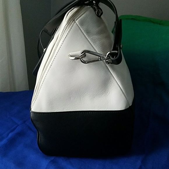 Handbag - Picture 3 of 8